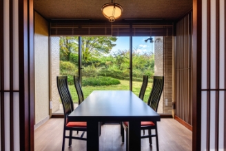 禅僧・庭園デザイナーである枡野俊明氏が手掛けた庭園