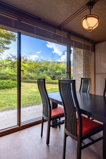 禅僧・庭園デザイナーである枡野俊明氏が手掛けた庭園