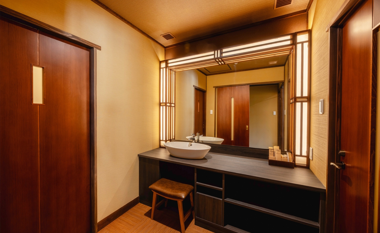 箱庭の美しい日本庭園を眺めながら楽しむ露天風呂